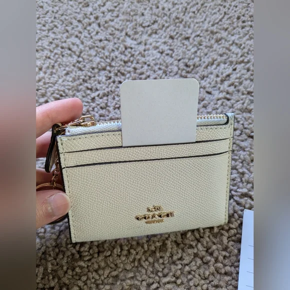 Coach Wallet in Cream Color with Gold Details - Picture 4 of 11
